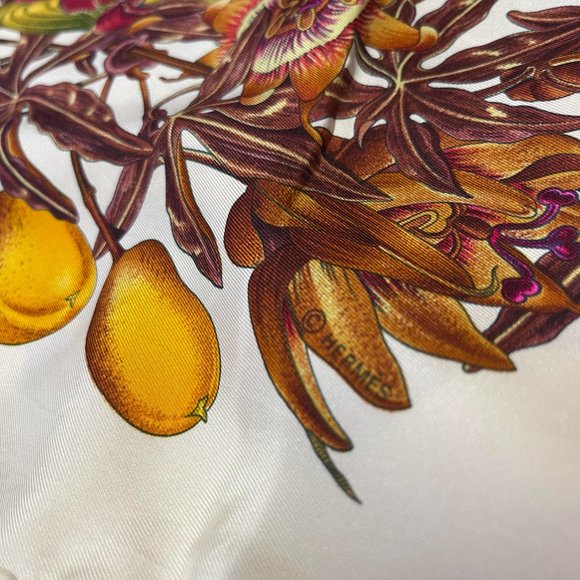 Authentic Hermes scarf Carre 90 Cream Silk100% - Picture 10 of 10